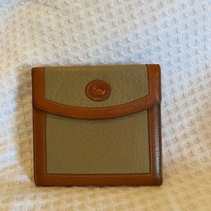 Vintage Pebble Green Dooney and Bourke wallet/coin purse